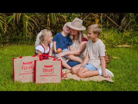 family using ForJars tote bag during outdoor picnic